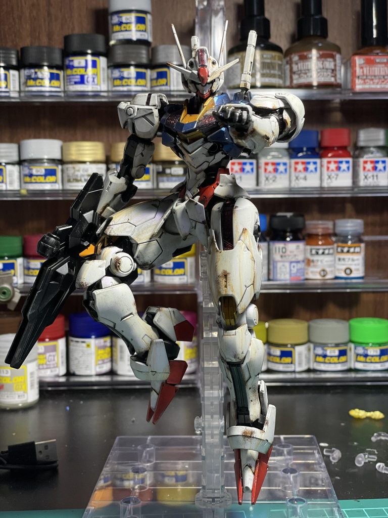 作成開始時はピカピカにする予定でしたが、塗装も済んだところでパーツが破損したためウェザリングしました…現在ビット作成中、後ほど全体像を公開しようと思います。