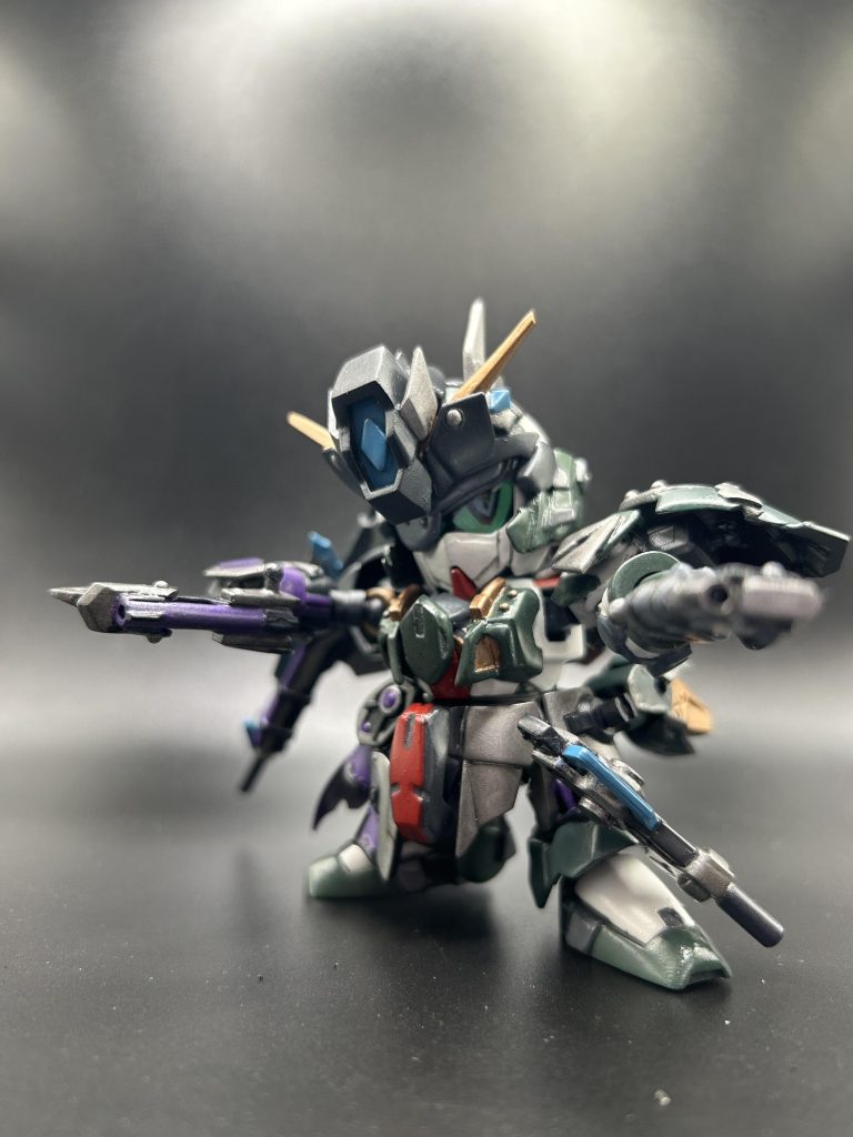 旧式ピストルと新型銃剣の2丁