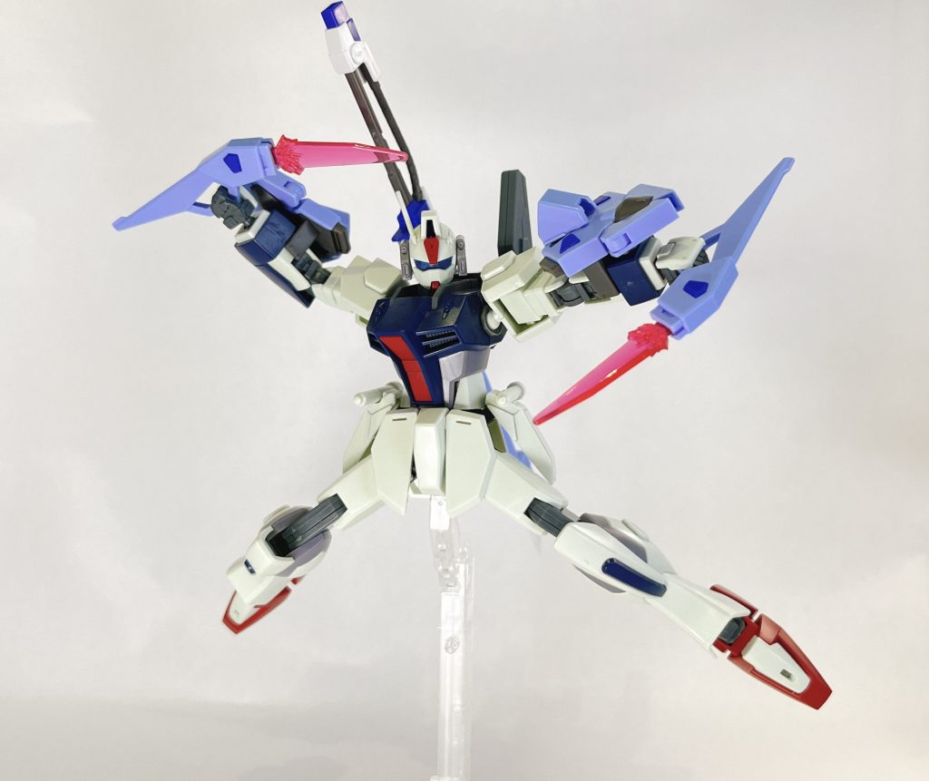 続いてソードストライカーパンツァーアイゼンに肩装甲パーツを切った貼ったしてマイダスメッサーを装備〜