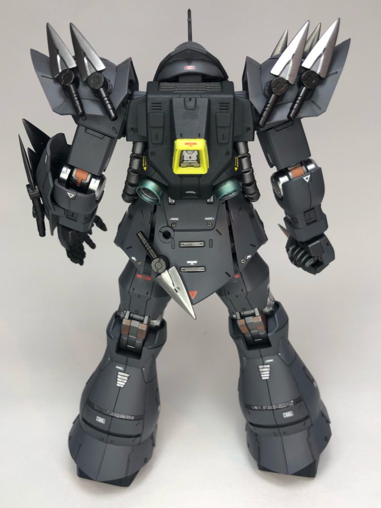 ふくらはぎ部は段落ちモールドにし、敢えて残してます。