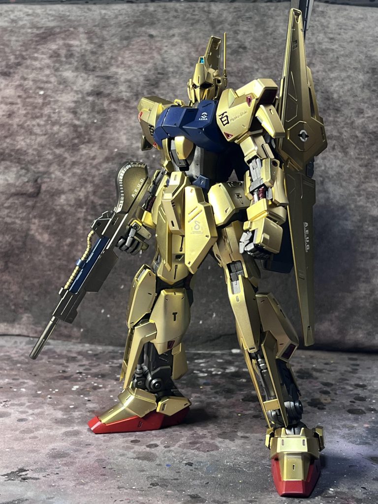 メッキ以外は全部塗装しました。センサー部も裏から蛍光ブルーグリーンを塗っています。