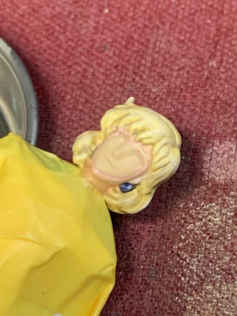 こんな感じで、一旦剥がしてリペイントしました。