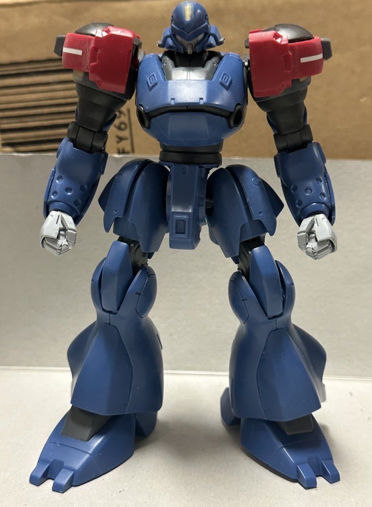 ケンプファーの顔をガンダムフェイスに換装グリムゲルデの肩を加工して取り付け動力パイプを別パーツ化
