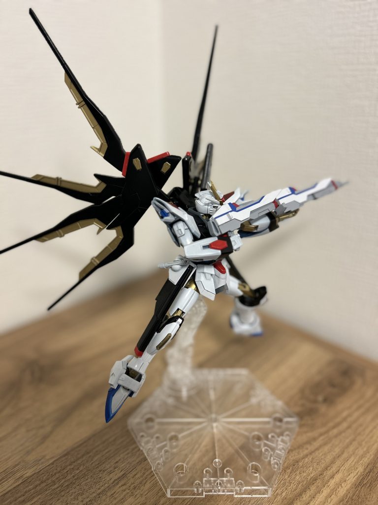 レールガンを黒に変更し統一性を持たせてみました。