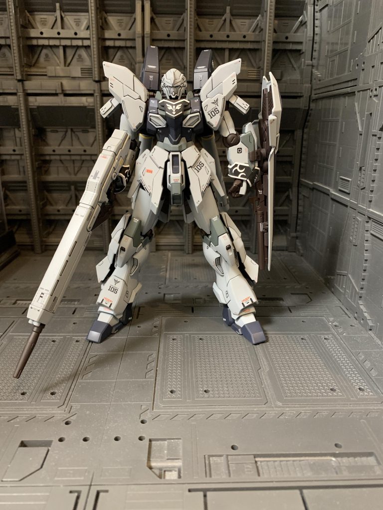 正面から。改修などせずそのままですが、無茶苦茶スタイルがかっこいいです。モールドも多く、間延び感もありません。