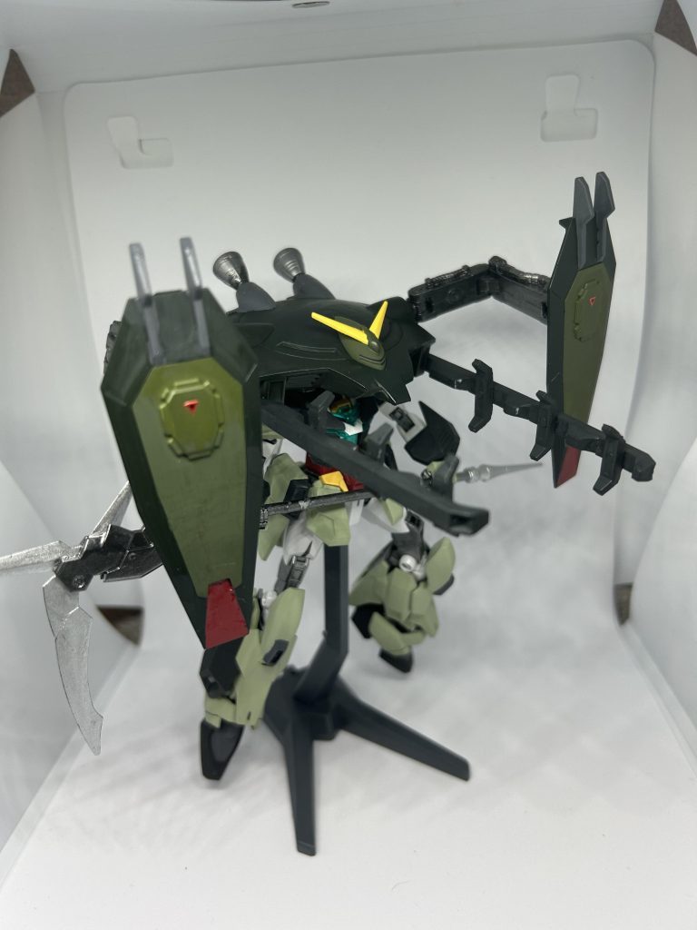 エクツァーンの部分は可変可能で、フレスベルグの発射状態を再現出来るようにしてあります。 最後まで閲覧して下さってありがとうございました。フォビドゥンのアーマーを作ったので、残りの2機分のアーマーもこれから作製していく予定です。気軽にコメントなどして頂けると励みになりますので、よろしくお願いします。