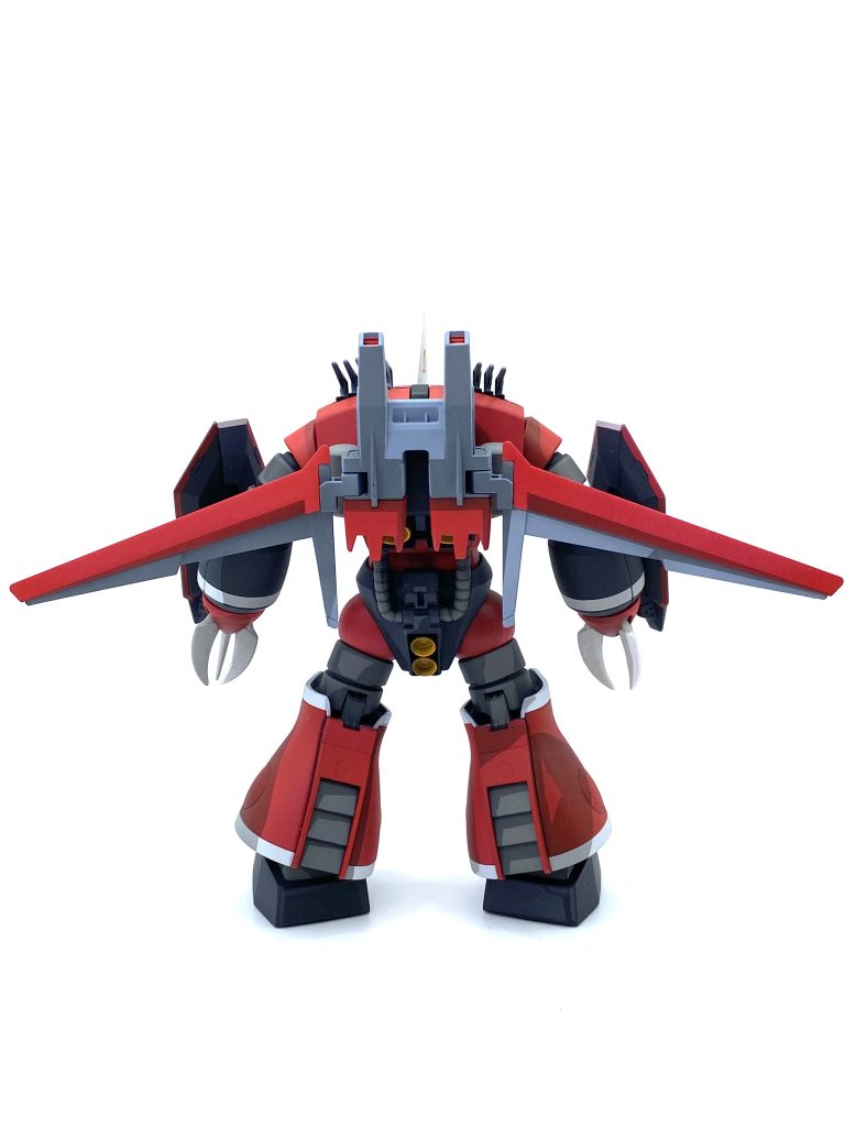 バックパックは最近発売されたエールストライカーを利用。