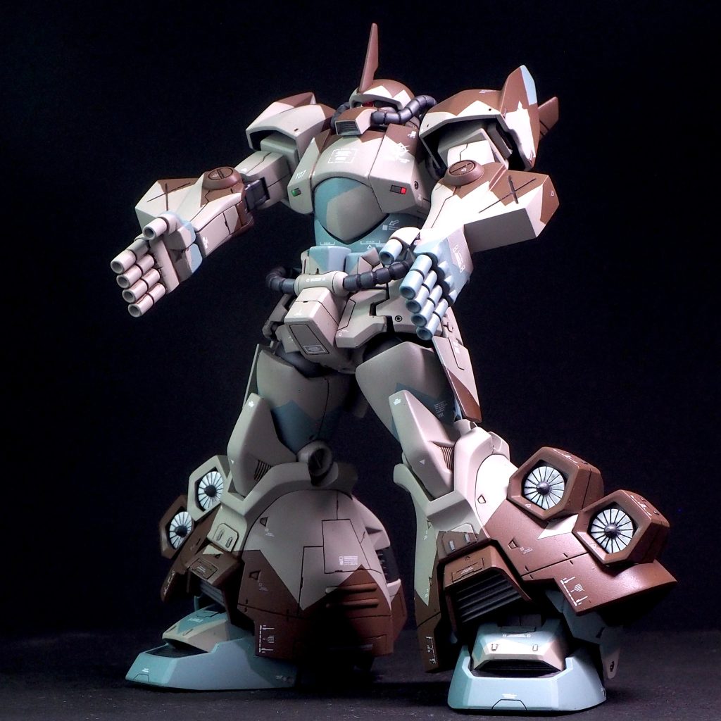 各所に新規スジボリ、プラチップ&エッチングパーツ貼付等でディテールアップしています。