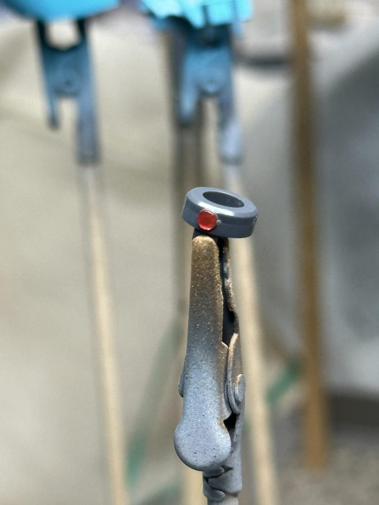 モノアイは3Dメタリックシールを貼りました