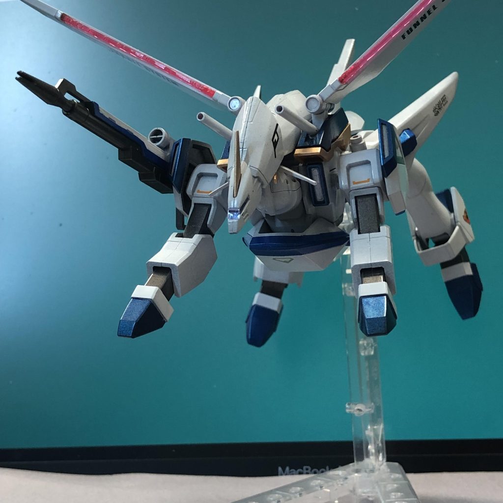 俺はガイ。可愛いJKのペットロボットをやっているがその正体は転生したアラサーだ。普段は普通の武装型ペットロボットだがピンチになると騎士形態に変形しビーストナイトとして街の平和を守っている。みんなには秘密だけどな。そもそもなんでこんなことになったかというと、投身自殺に巻き込まれた俺を不憫に思った神様が「何か望みはないか？ん？そうかそうか、みなまで言わずとも良い」とか言って人の話も聞かずに俺を転生させたからなんだが…いや、確かにJKと戯れる犬を見て「俺も犬になりてー」と思ったよ、思ったけどこれは違うんじゃないか？(皆さんそろそろ飽きてきましたね、実は私もです。)おっと、どこからか可愛いJKの悲鳴が。待ってろ、俺が行くからな。