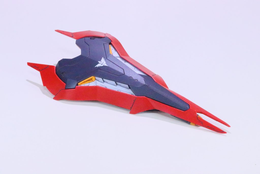 シールドはちょこっとプラ板でディテールアップしてます。あとは塗り分けを。。デカールのエンブレムはもうちょっと控えめに。