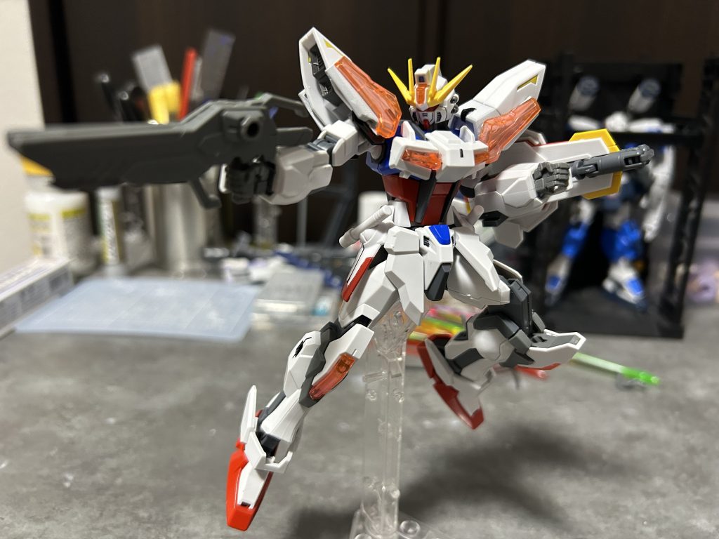 EGの関節をHGの物に取っ替えているので、結構動いてくれます。