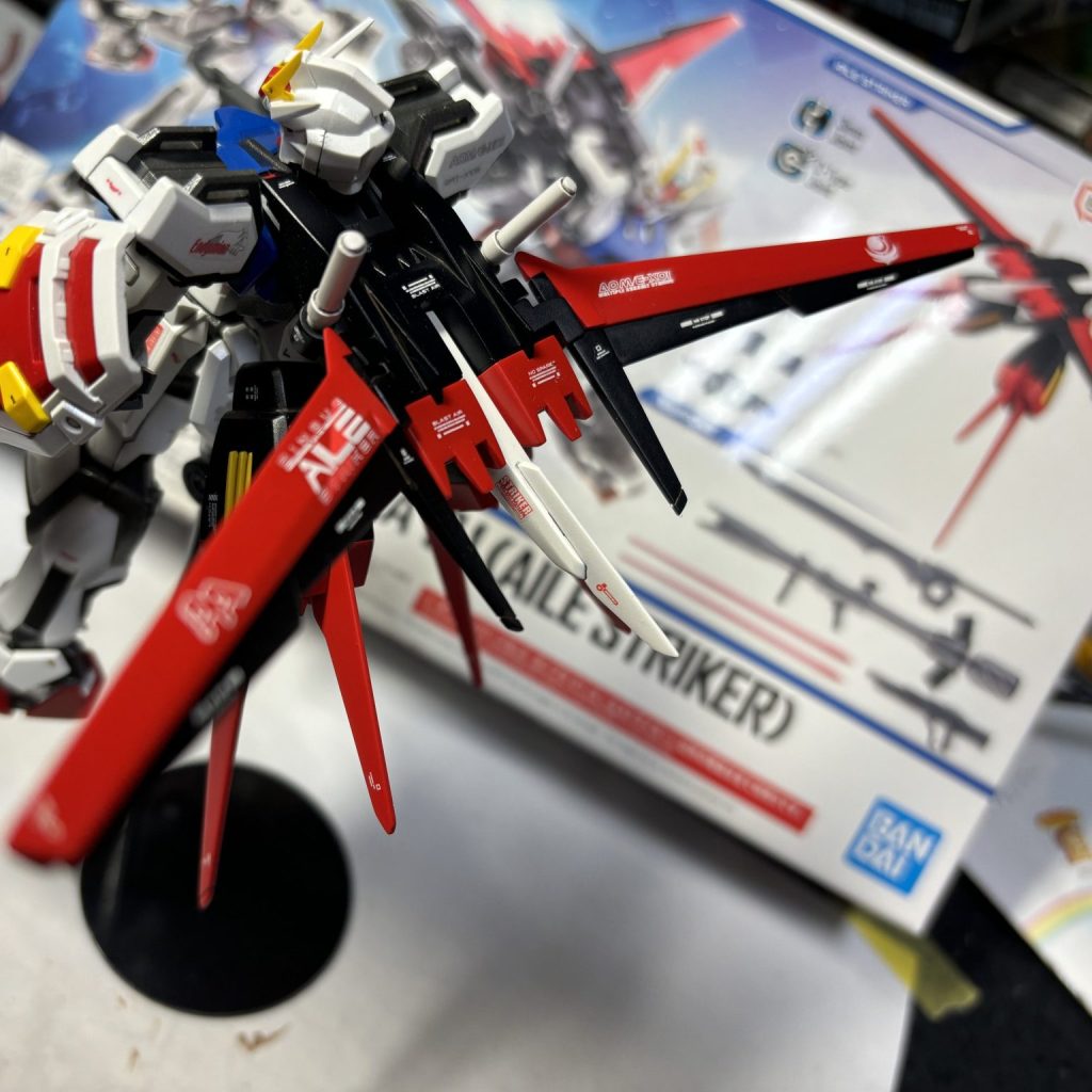 ガンプラ塗装済完成品 EGストライクガンダム三体+オプションパーツセット 3品セット】EG ストライクガンダム／オプションパーツ01 02