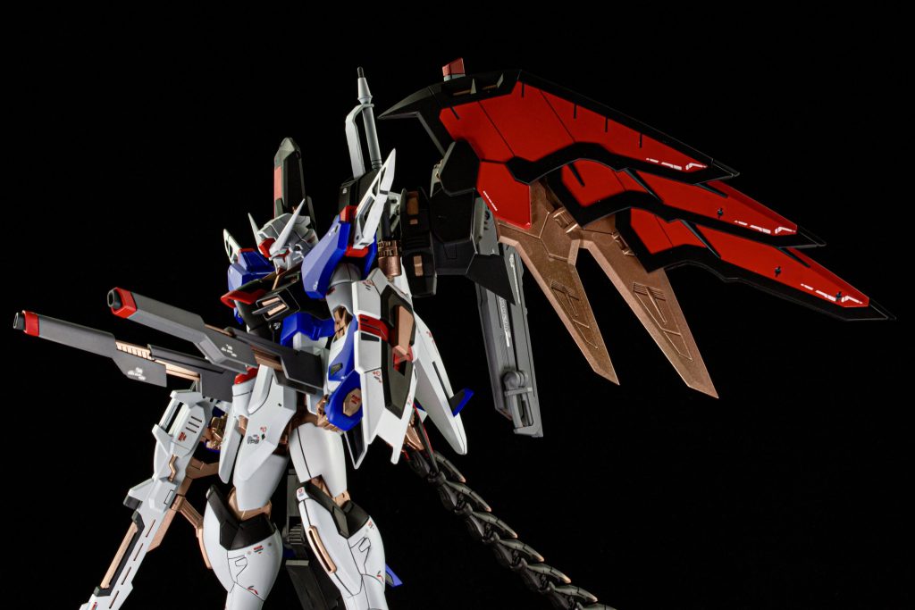 アンテナと肩をバキバキに尖らせてみました。