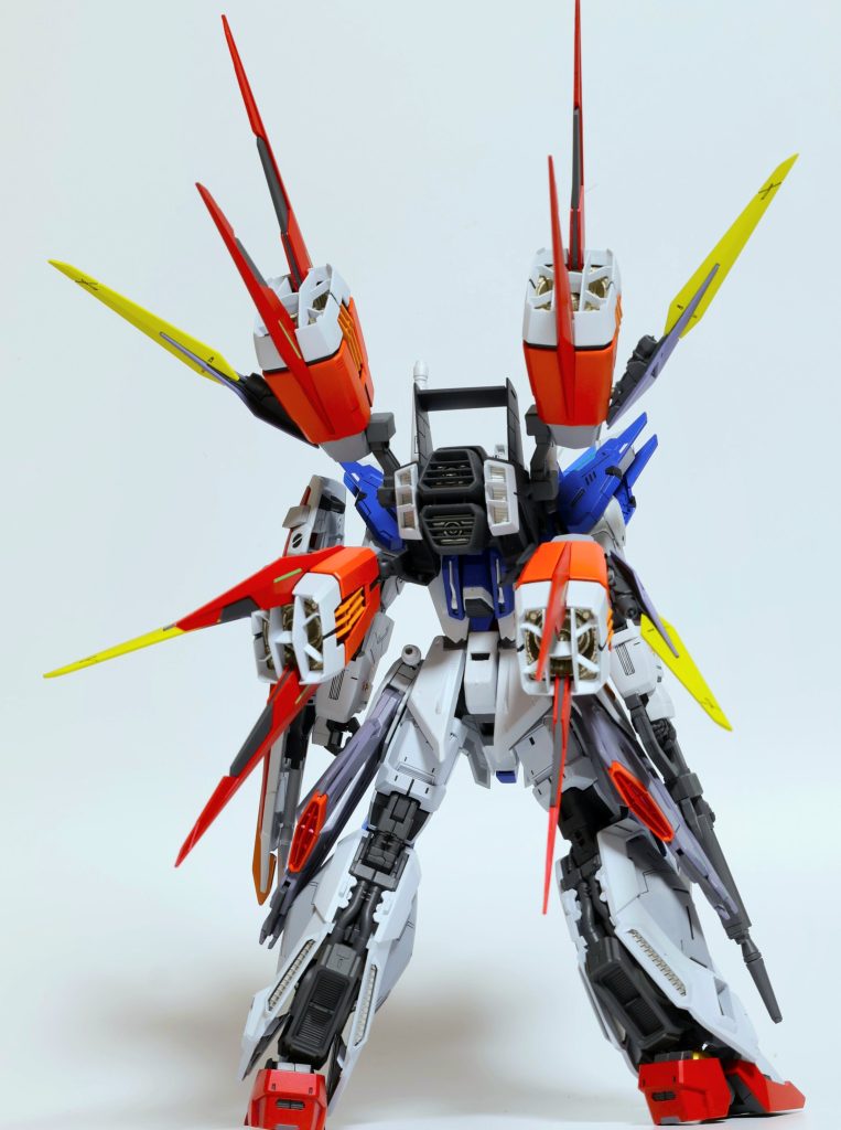 っていう設定ですwバックパックはガンバレルストライカーを意識して塗装しました!GAT-Xフレームにちなんで4つのブレードで「X」のシルエットになるよう意識してみました!