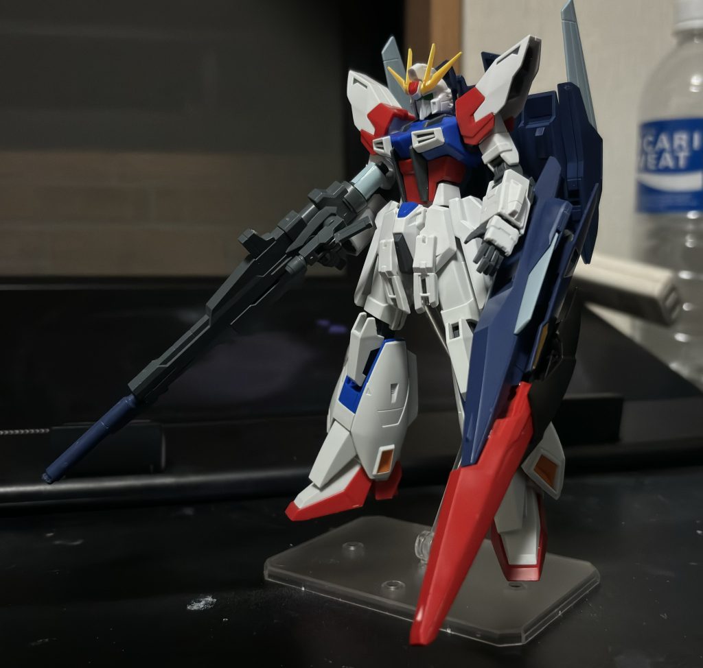 塗装前素のストライクのカラーリングのままならゼータのカラーともマッチするんですよね