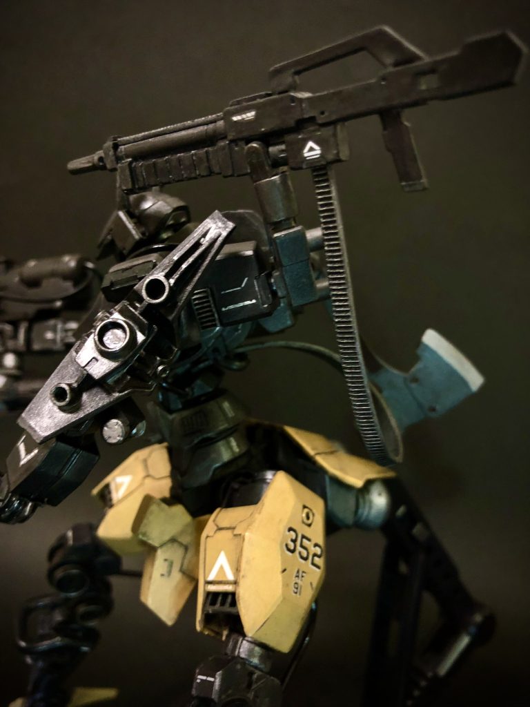 製作記録にも書いてますが「結束バンド」からバレットを製作しております。