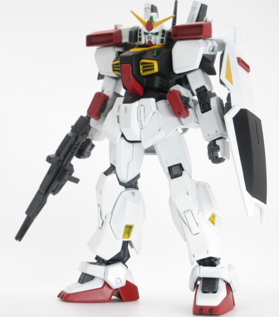 肩アーマーを差し替えて、腰サイドアーマーに穴を空けただけのシンプルな改造 組んでて何を改造したんだっけ？と自分で戸惑ってしまいました。