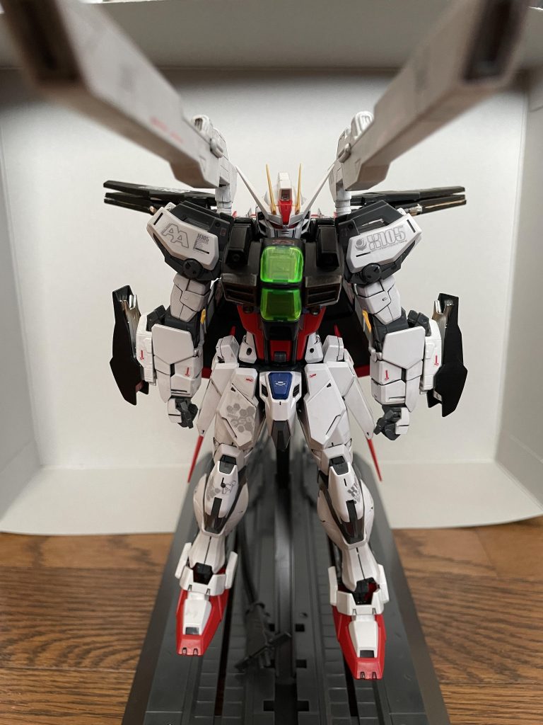 ドッキング完了！ちなみにミキシングに使ったDXは旧キットの1/100のやつです。昔懐かしなものを見つけてしまったので、即購入したもの。ストライクガンダムに使わなかったら、もしかしたらＭＧのジンに使っていたかも？