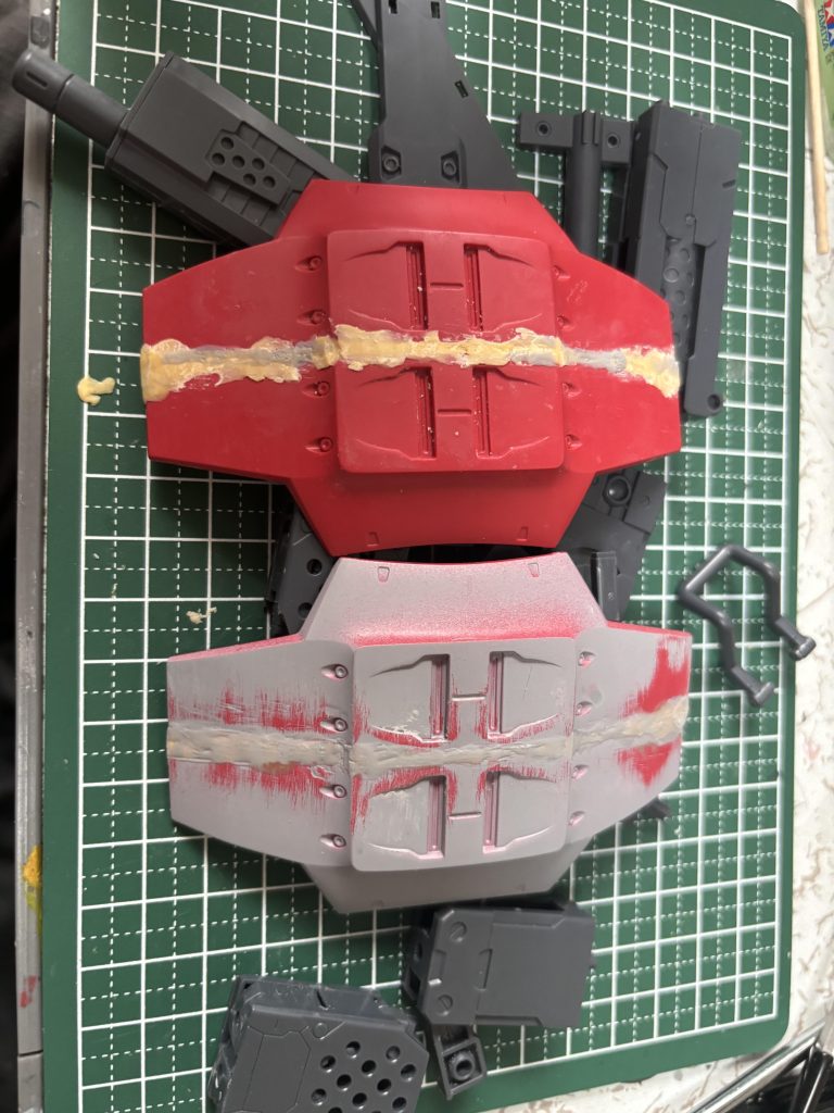 今回はパテでパーツをくっつけてみたんですがマジ難しかったです。綺麗に整形できる方尊敬します。