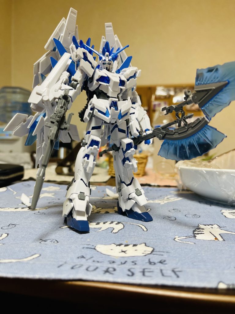 まずは大切に飾ってあるユニコーンガンダム