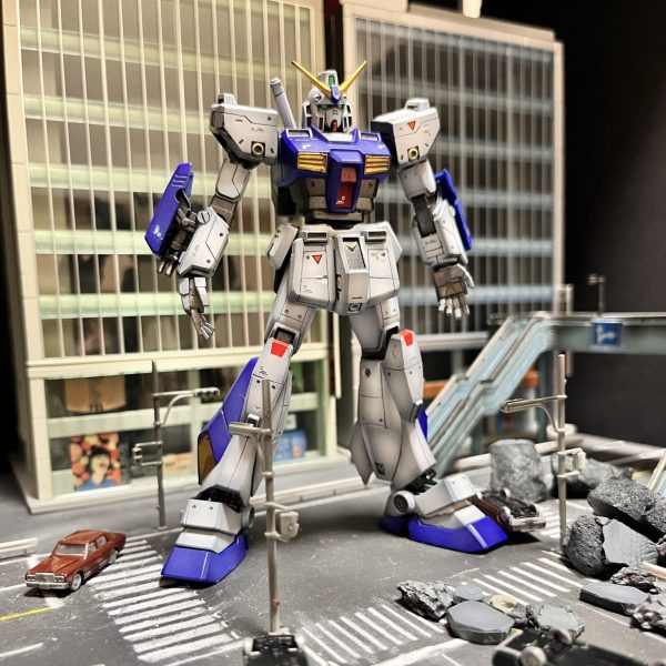 アレックス　奮闘