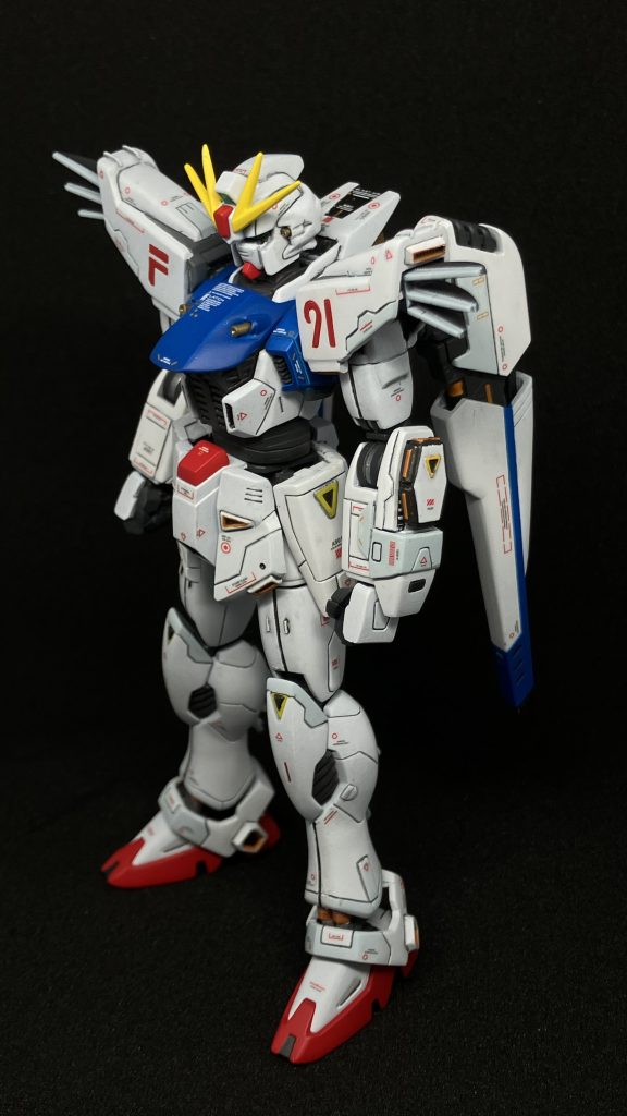 肩のバーニアは市販パーツを使用してます