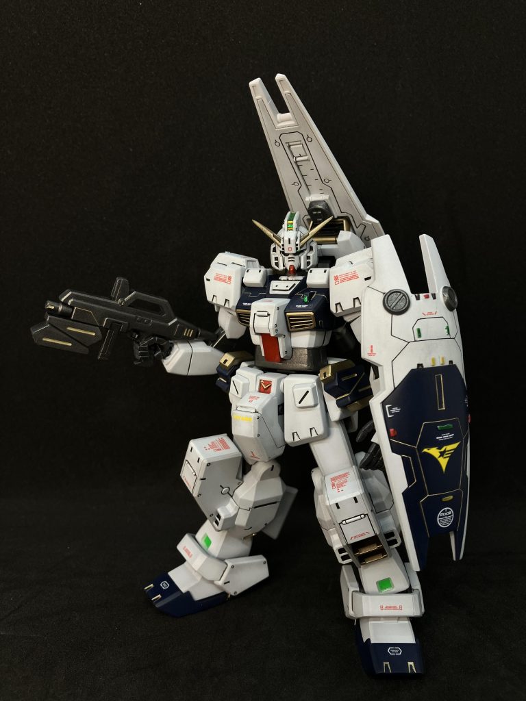 このモビルスーツ、ファースト世代の私は知りません。