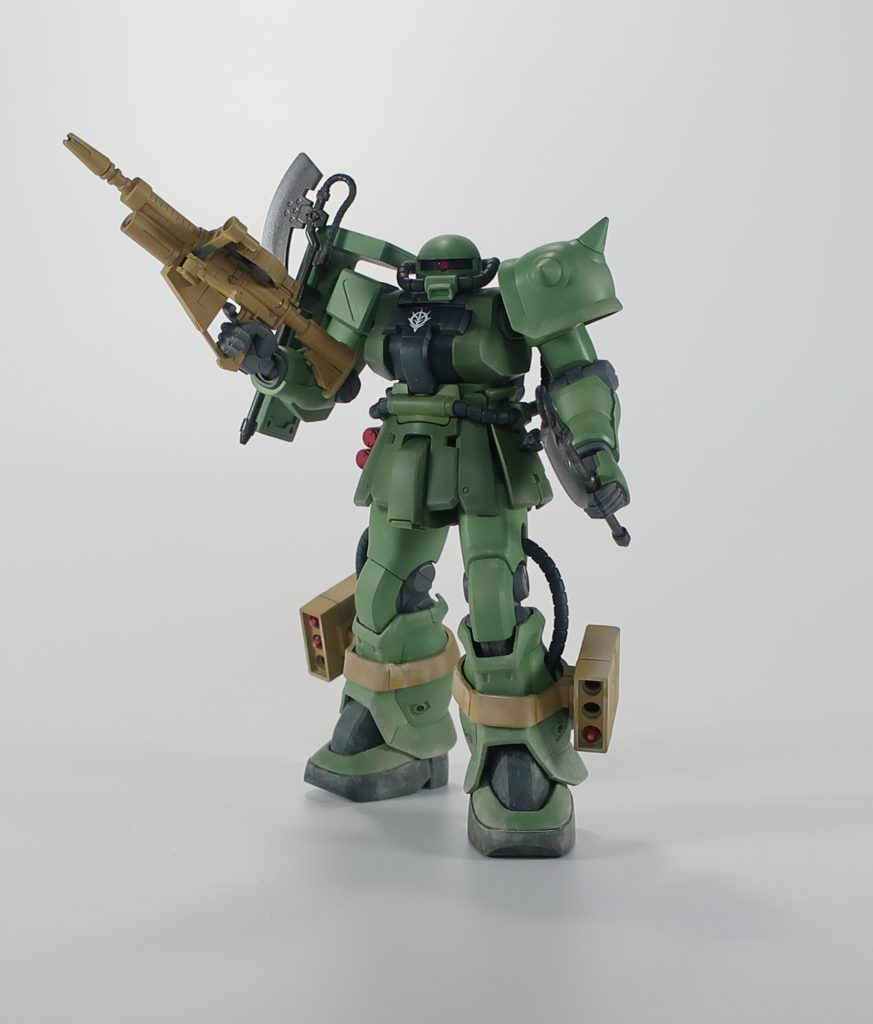 名キットと名高いF2ザク。さすがの組み立てやすさ。