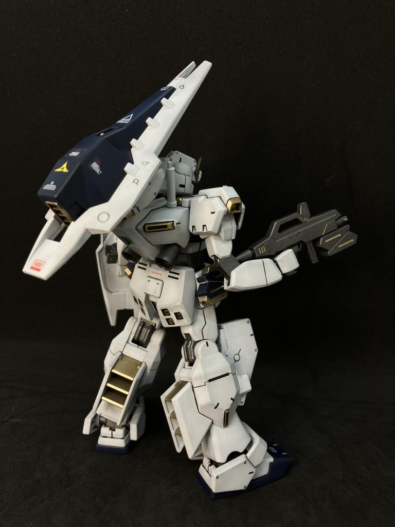 合わせ目けしが意外と大変なキットです。