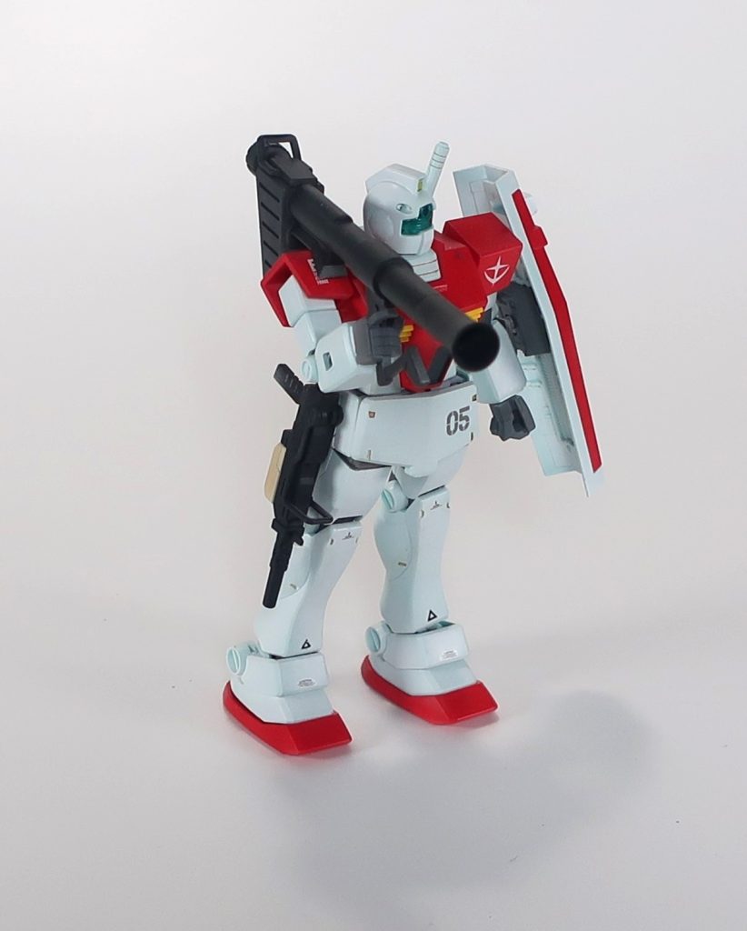 使い慣れたバズーカと100ミリマシンガンを装備し、出撃した本機であったが、そこはジオン軍のMSが多数降下した地点であった。本機は瞬く間に半包囲され、撃破されるのは時間の問題と思われた。