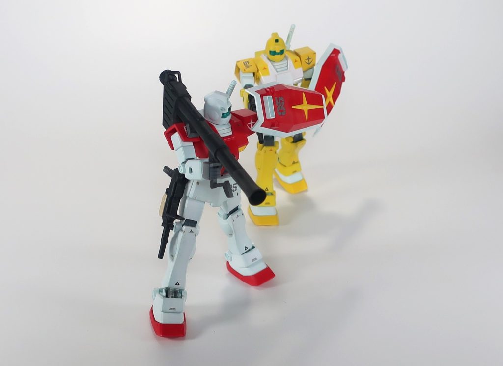 以下、さらに俺設定の駄文「教官殿!」「貴様そんな機体で何しに来た!」「加勢しにまいりました!」「馬鹿者、軍法会議ものだぞ! 下がっていろ!」「下がりません! 処分は甘受します」「こ、こいつ…。ええいわかった、俺が足止めするから、そこを狙え。いくぞ!」「了解!」続く