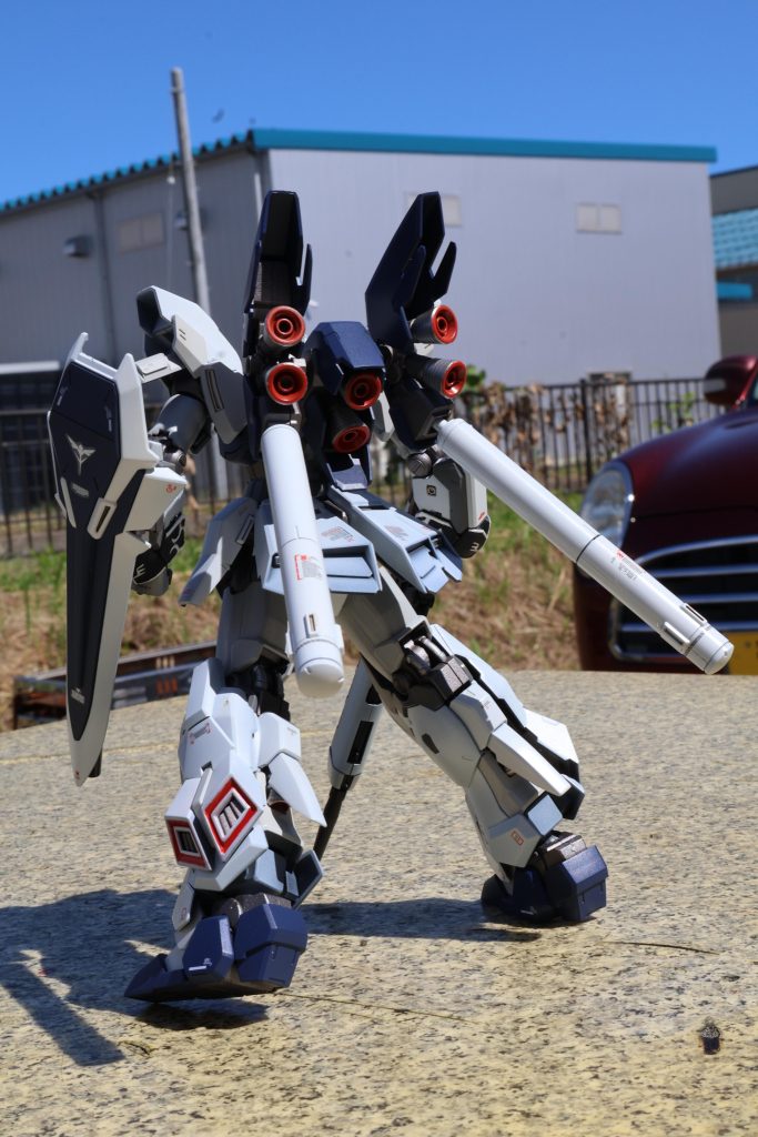 足だけでいくつのパーツ数だよ。これ、HGなんだぜ。