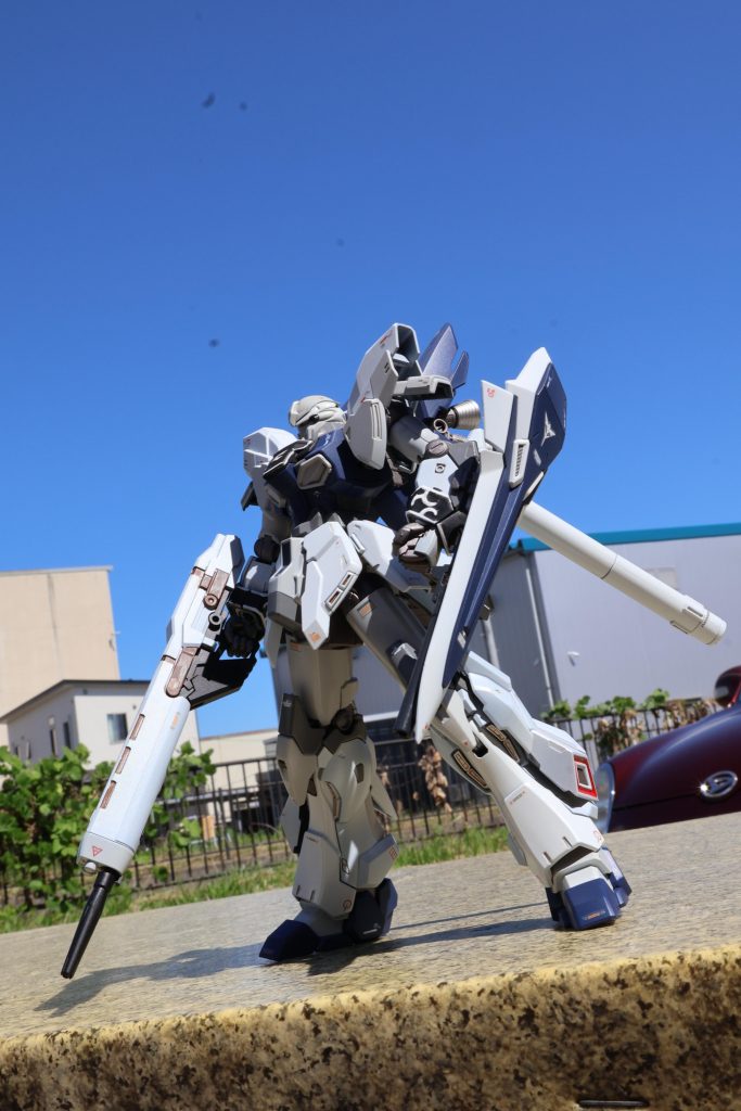 屋外で背景の配置を工夫するとスケール感が分かりにくくなるということが今回の撮影で分かりました。次はお台場のガンダムみたく撮影できたらいいな。