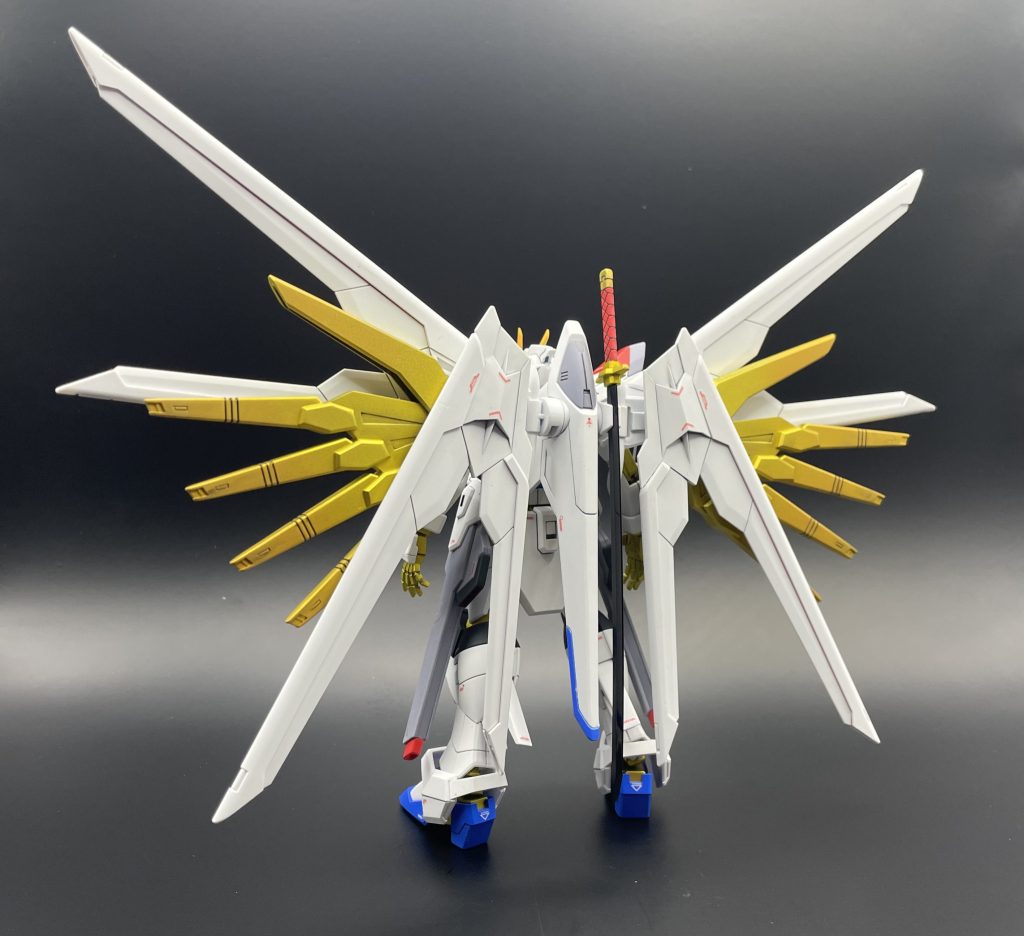 全体的にデカールは控えめです