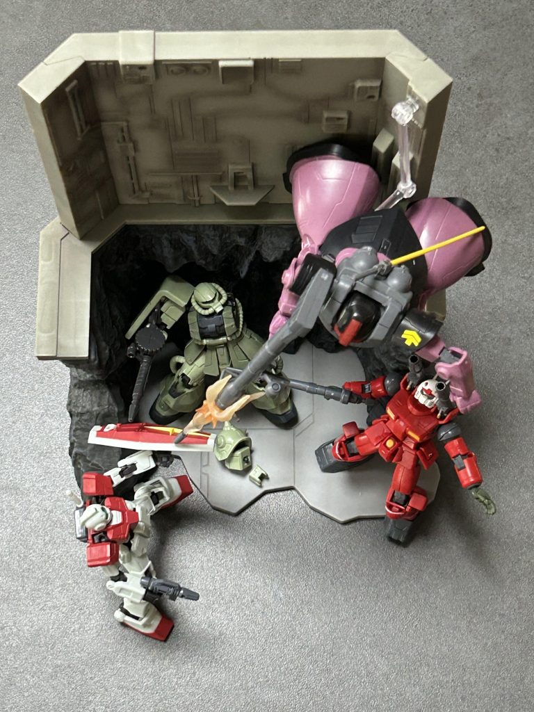 ア・バオア・クー–4枚目/制作者：ペケペケ