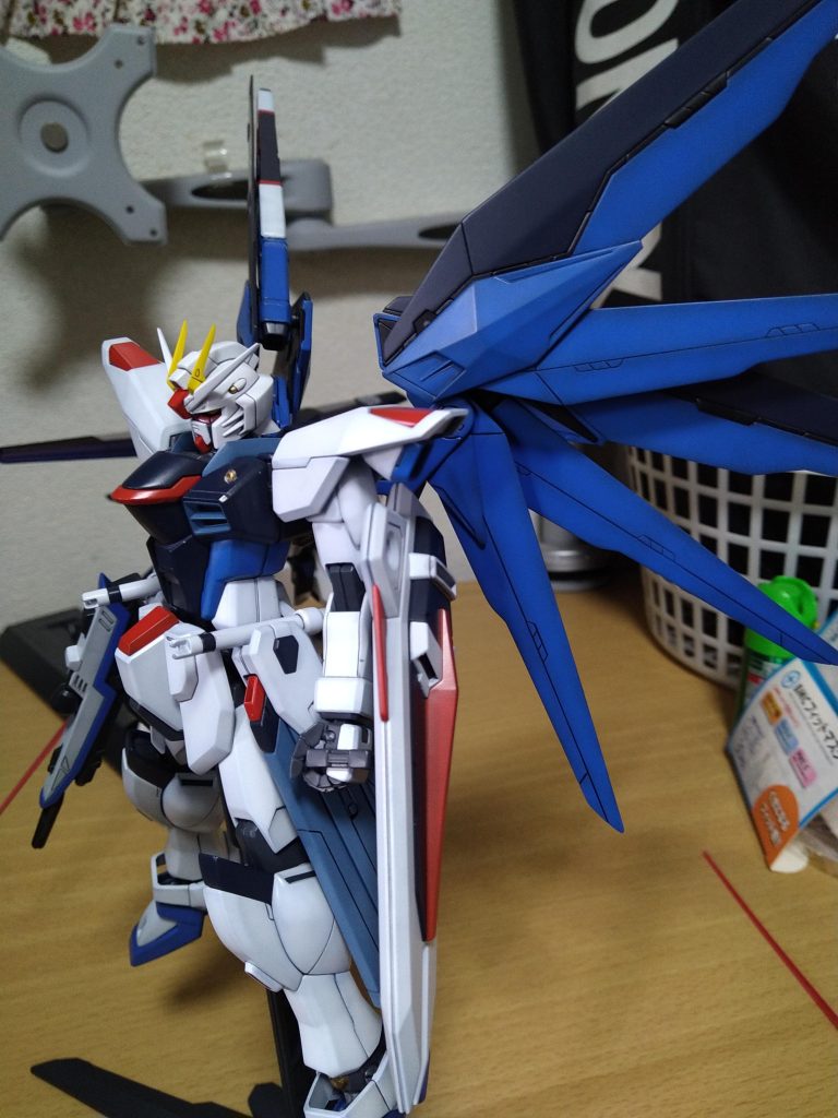 1/100のサイズ感は迫力があって好きです。