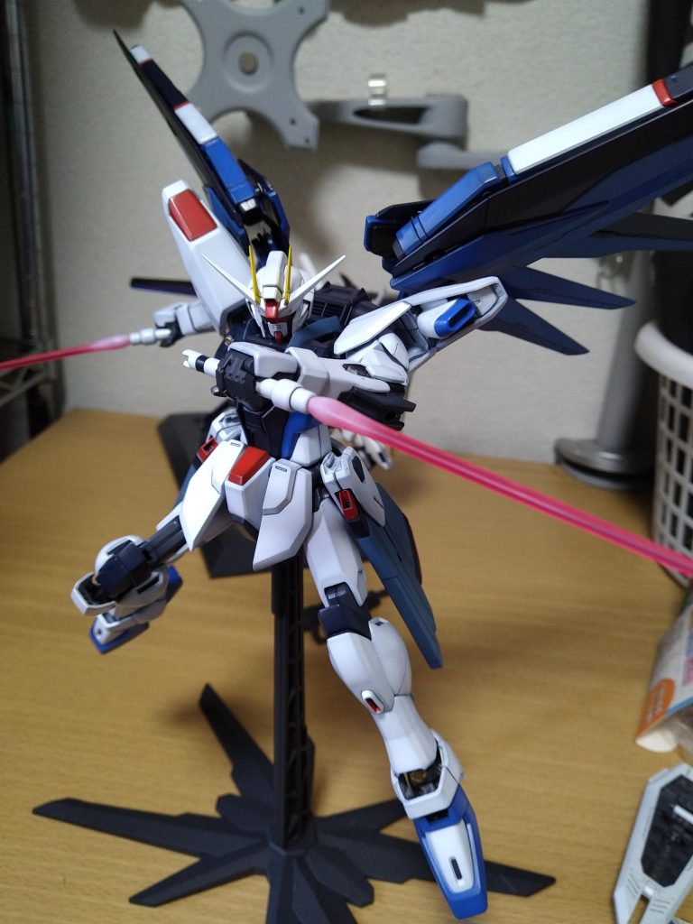 セイバーも非常にかっこいいのですが、この場面はフリーダム格好良すぎですよね。