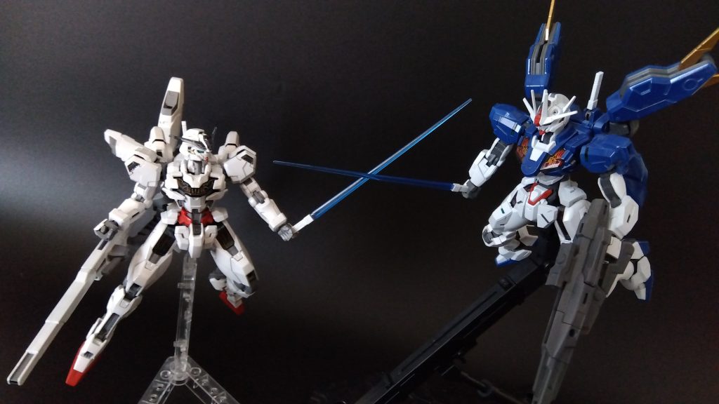 エアリアルとブンドド。1/144用のアクションベースは何個か買っておかないとですね…
