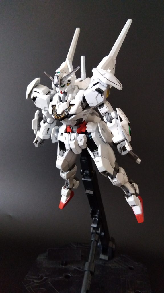 ビットオンフォームで〆。缶スプレー塗装は加減がよくわからず塗料の乗せすぎを頻発させてしまいましたがなんとか完走しました。