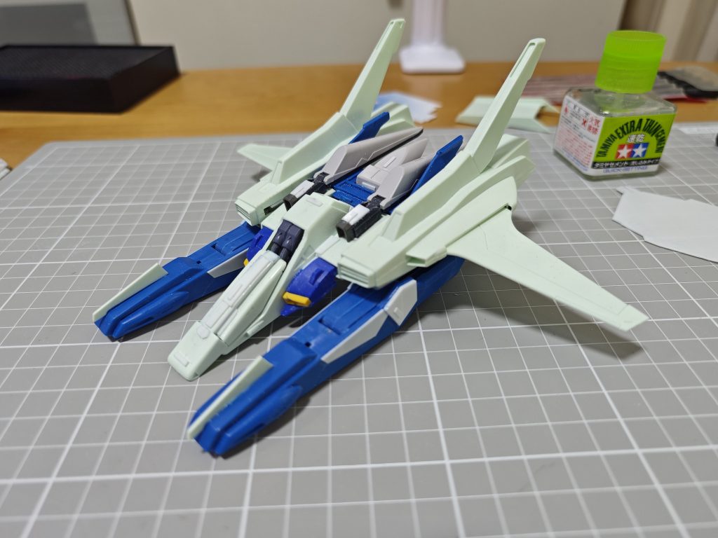 だいたいの形が決まった頃。このあと主翼をカットした。