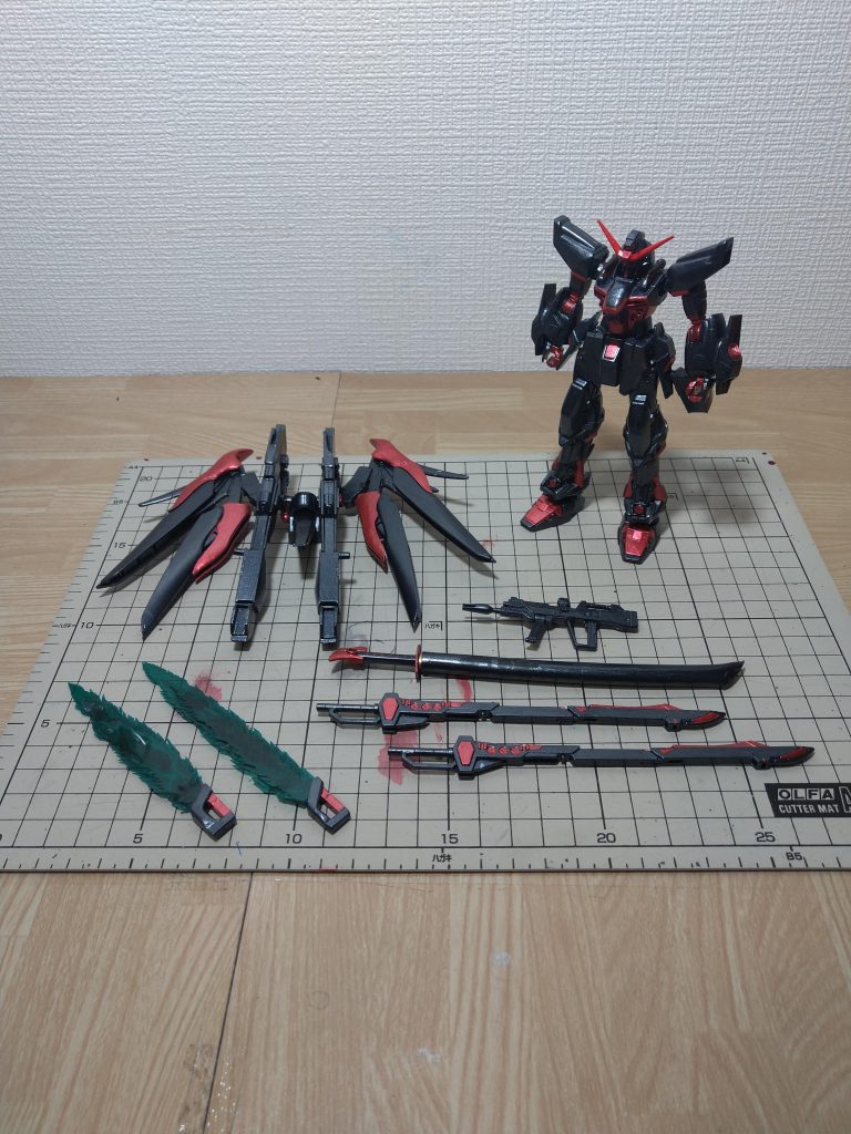 装備品一覧。改めて製作してみて、結構武装が多い機体でした。