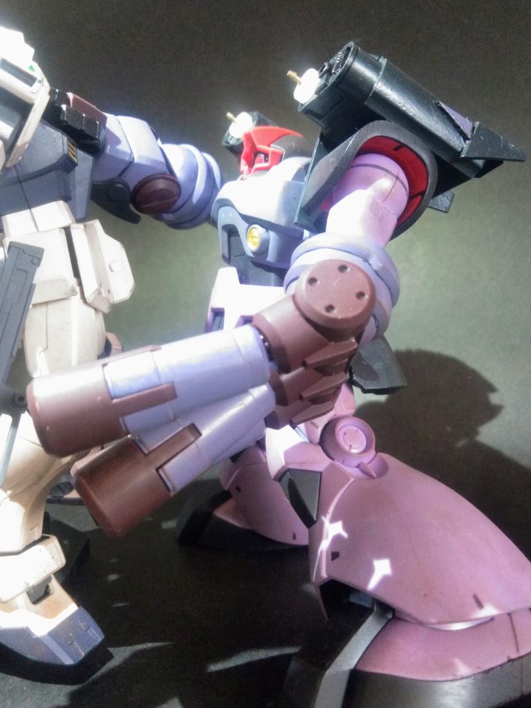 ほ~ら!力こそぉ⤴️パゥワァーー❗❗片腕で「ジム改さん」をネックブリーカー出来ちゃいます 😏あぁ!爽快❗❗ 😋