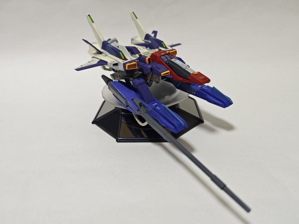 「カツ!このままクイン・マンサに突撃するわ!」「エマさん、変形をします!」