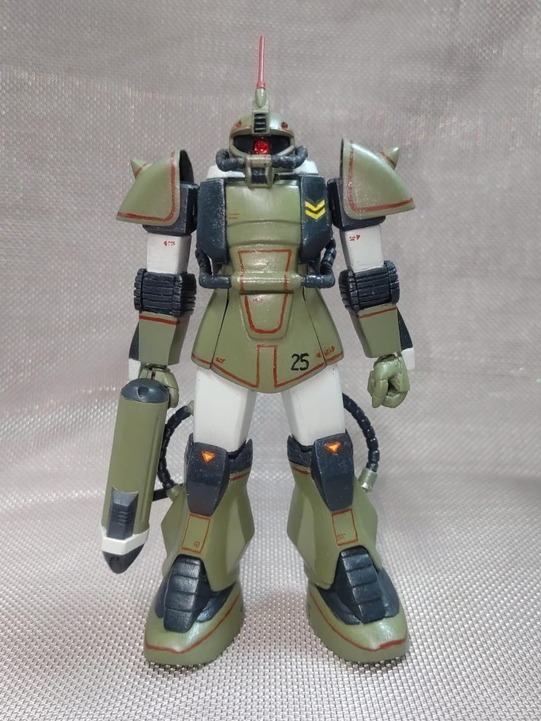 正面HGUCザクベースで下碗、肩、バックパック、武器をMSVから流用