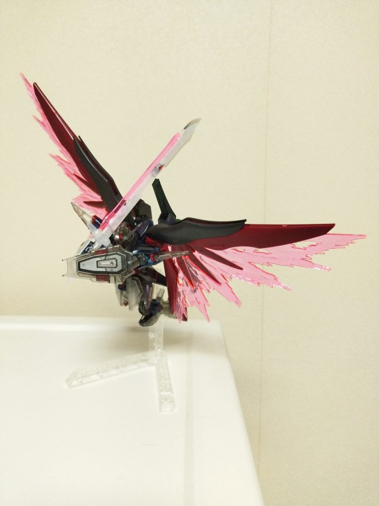 分身後のアロンダイトビームソードで斬りかかるシーンはかなり印象深いと思います。