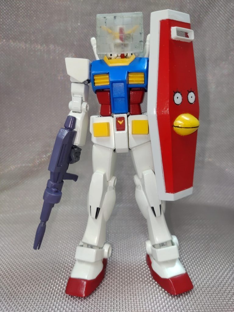 正面EGガンダム(袋入り)使用改造箇所 肩の形状変更、腰のキャラメルボックスの張り出し、各所モールド消してます