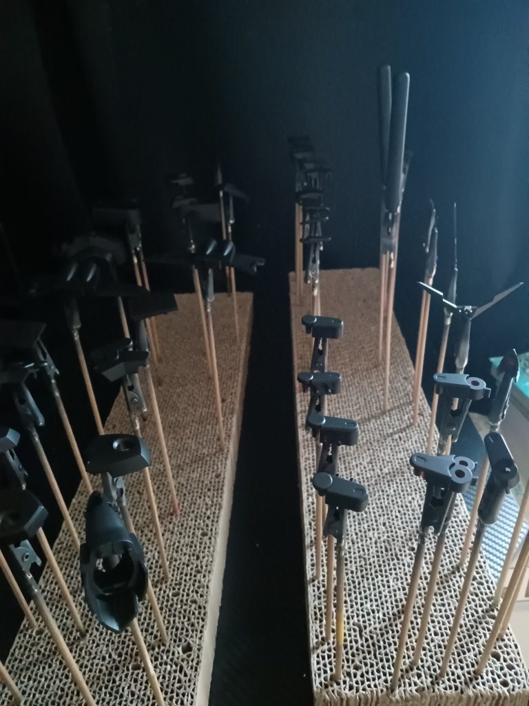 ガイアのエヴォ黒で下地塗り塗り