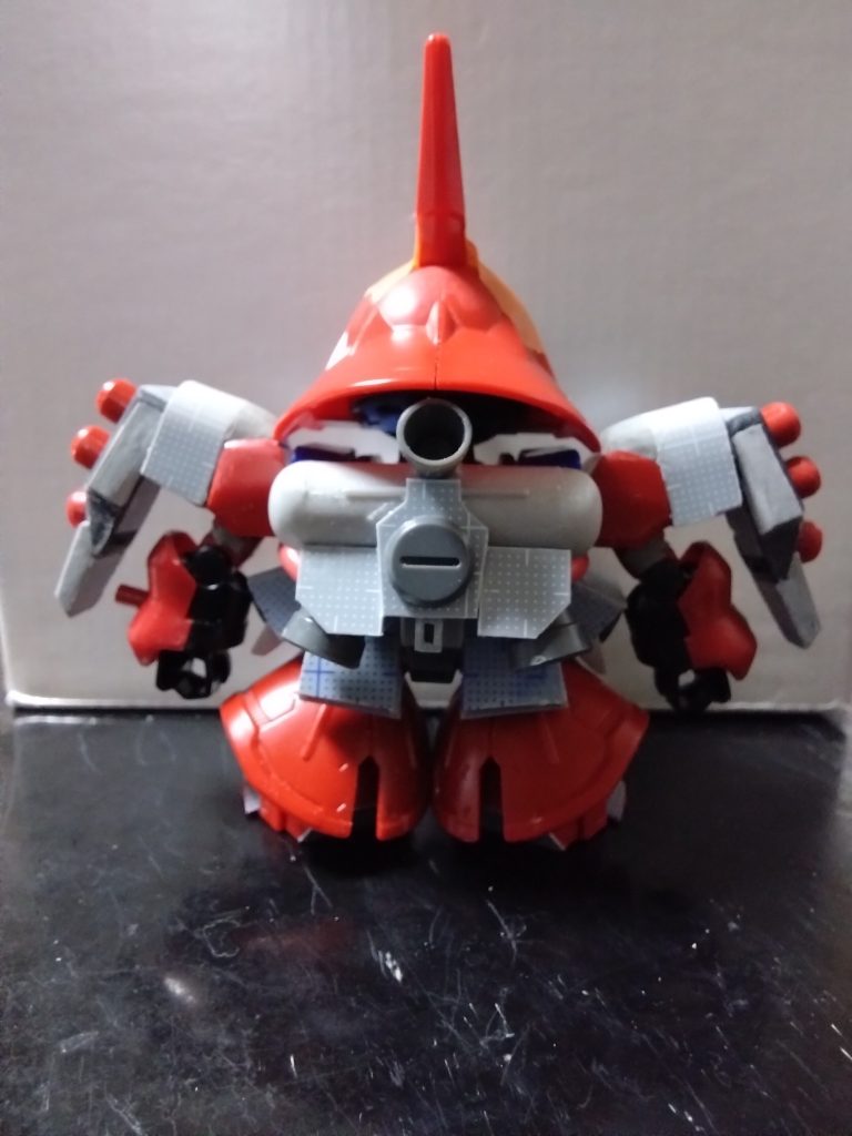 バックパックはウェーブのプロペラントタンクを素体に、プラ材とバーニアを付け足してそれっぽく仕上げてみました。