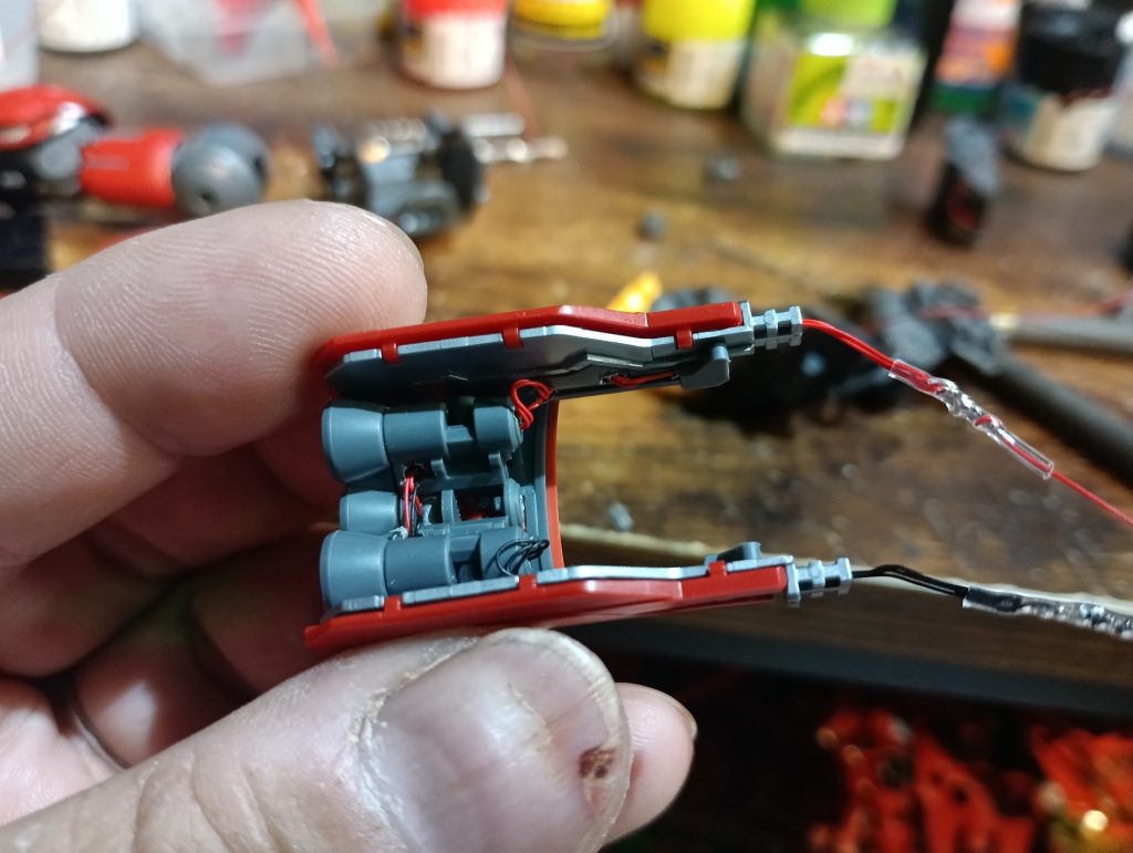 肩バーニアの配線その1